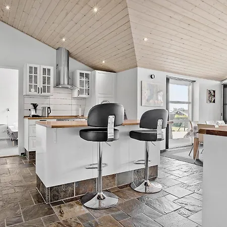 4 Bedroom Lovely In * Faaborg