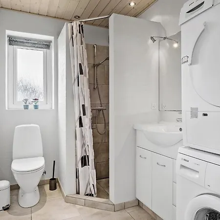 4 Bedroom Lovely In