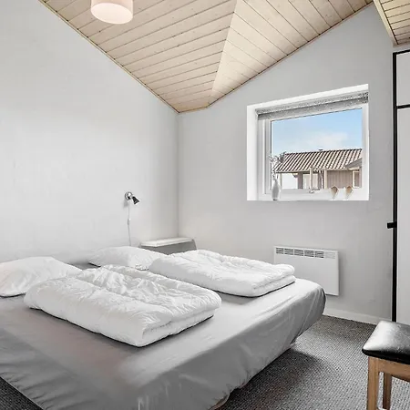 Semesterbostad 4 Bedroom Lovely In Fåborg