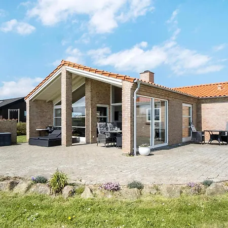 4 Bedroom Lovely In *
